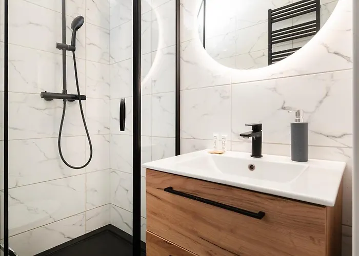 Cozy Urban By Bookinghost